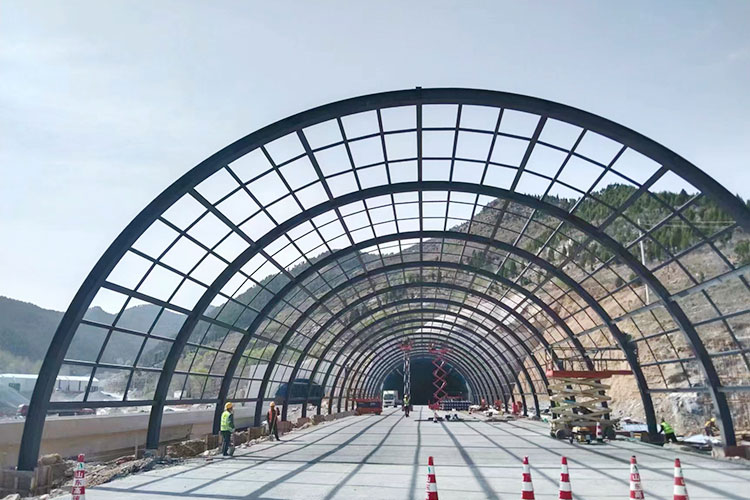 濟(jì)濰高速二標(biāo)段馬家峪隧道光伏棚洞工程